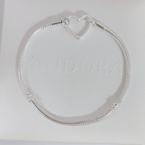 Pandora Moments Heart Closure Snake Chain Bracelet S925 Sterling Silver - Picture 4 of 5